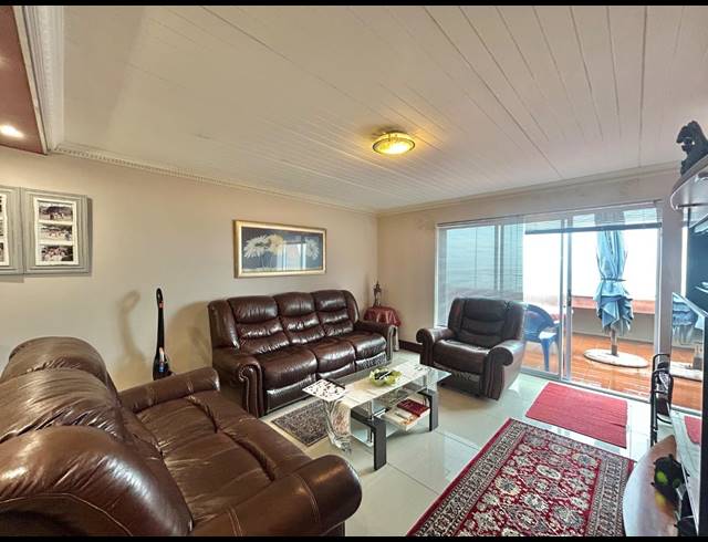 3 BEDROOM APARTMENT FOR SALE IN FERREIRA TOWN